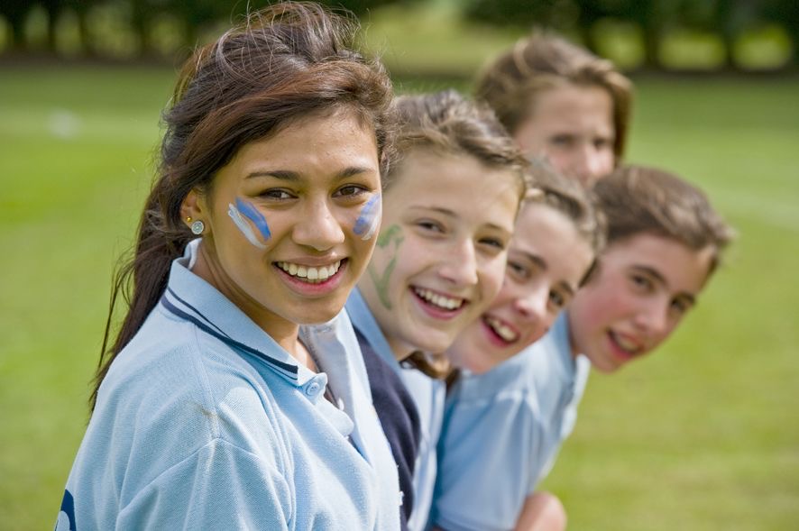 ¿Cómo la comunicación influye en la inclusión social entre jóvenes?